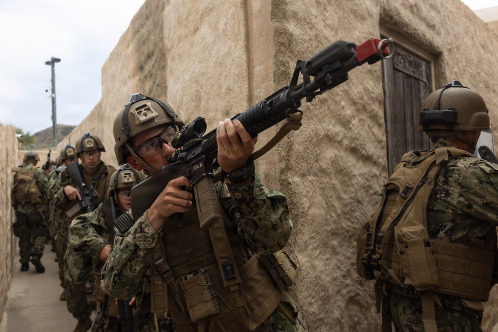 CORTRAMID: NROTC Midshipmen participate in infantry immersion trainer
