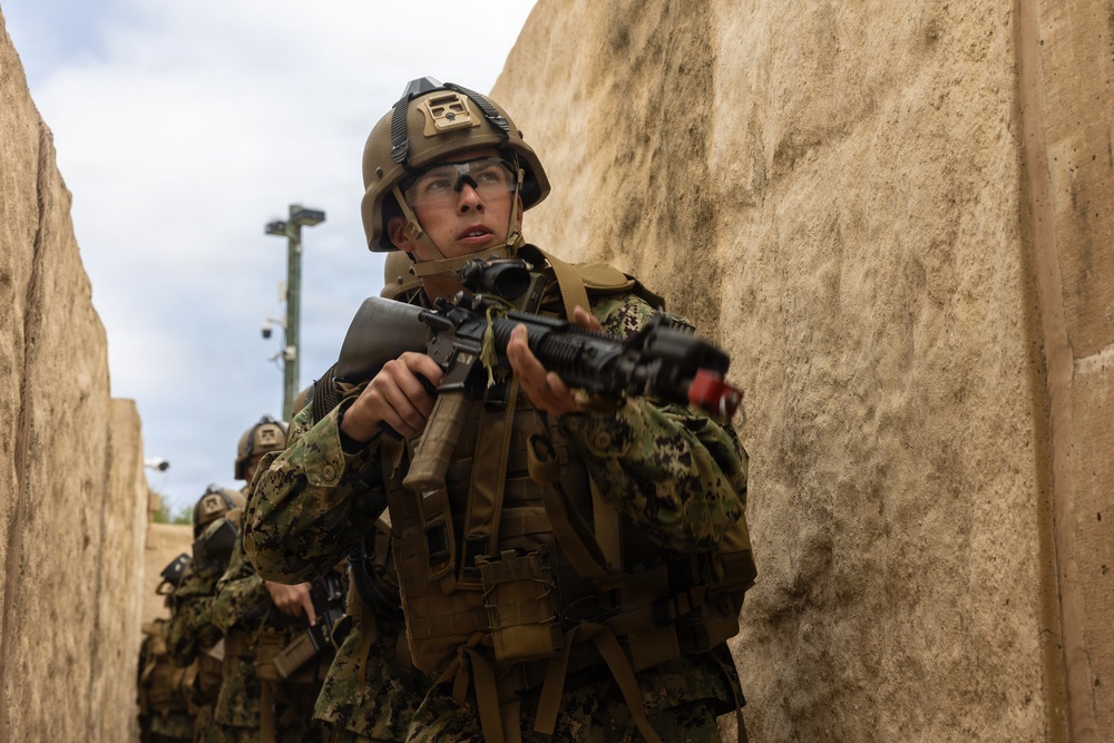 CORTRAMID: NROTC Midshipmen participate in infantry immersion trainer