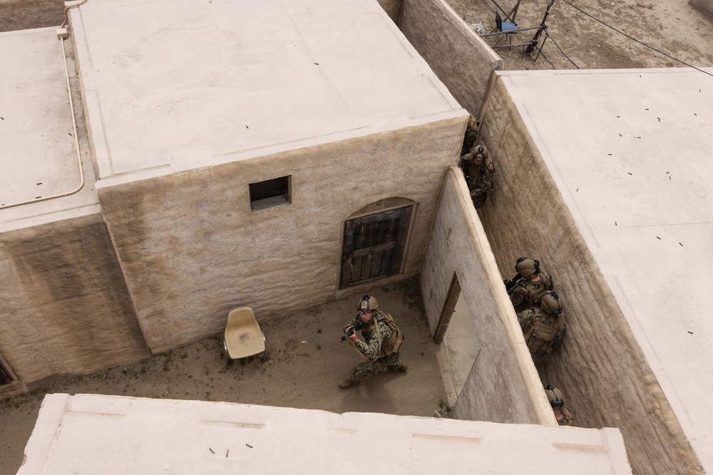 CORTRAMID: NROTC Midshipmen participate in infantry immersion trainer