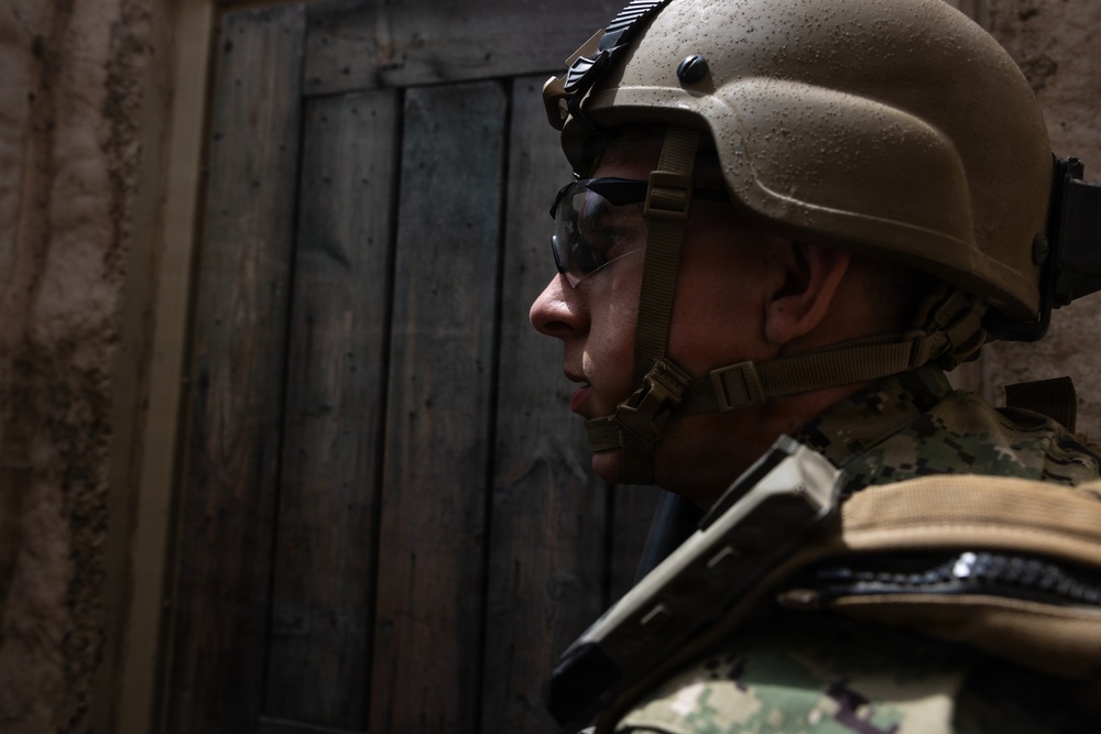 CORTRAMID: NROTC Midshipmen participate in infantry immersion trainer