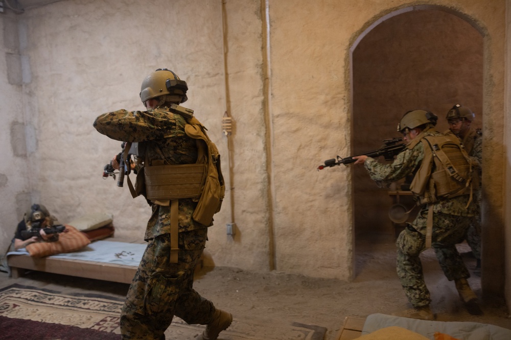 CORTRAMID: NROTC Midshipmen participate in infantry immersion trainer