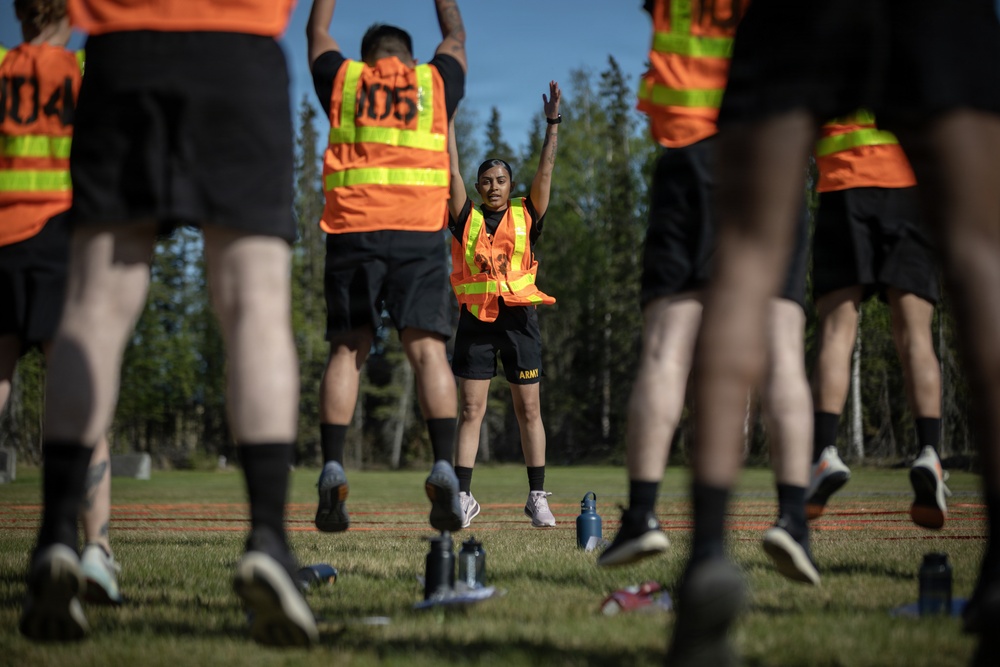 Alaska Army National Guardsmen conduct the Army Fitness Test