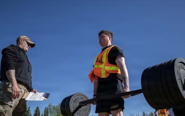 Alaska Army National Guardsmen conduct the Army Fitness Test