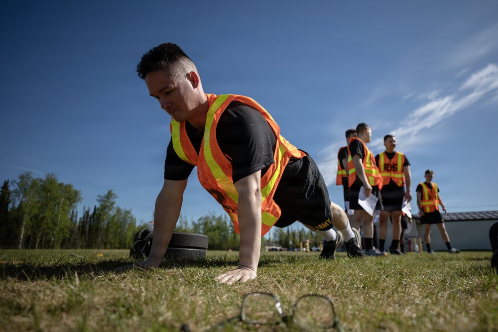 Alaska Army National Guardsmen conduct the Army Fitness Test