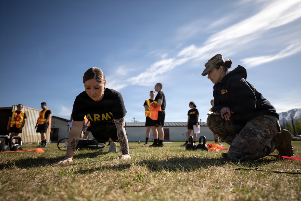 Alaska Army National Guardsmen conduct the Army Fitness Test