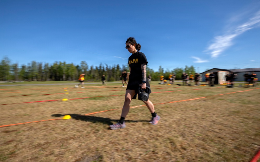 Alaska Army National Guardsmen conduct the Army Fitness Test