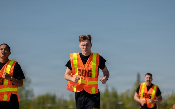Alaska Army National Guardsmen conduct the Army Fitness Test
