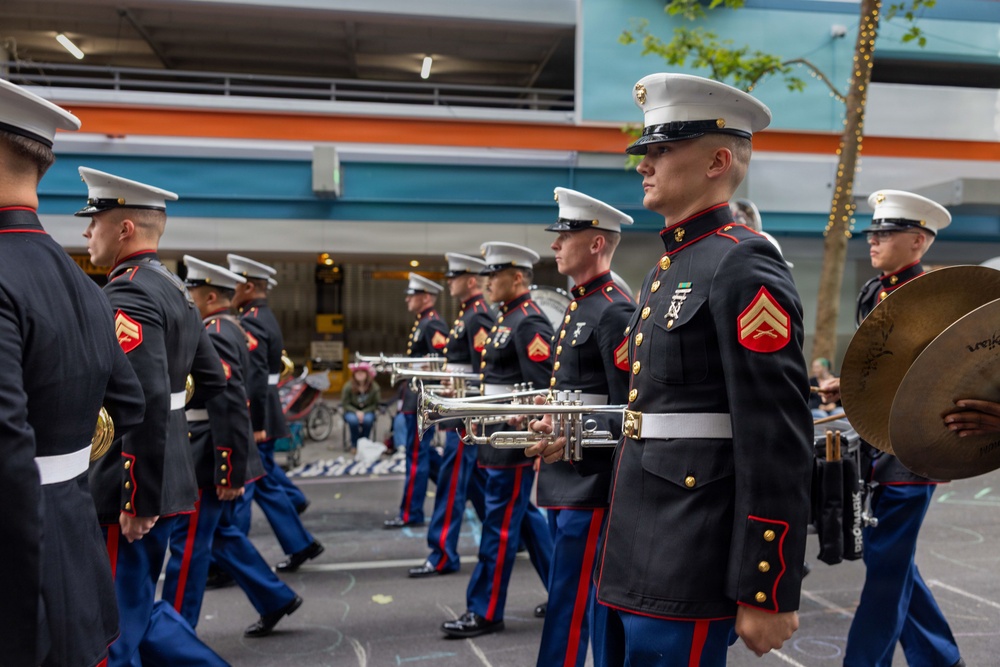 1st MARDIV Band performs at the Portland Rose Festival Fleet Week