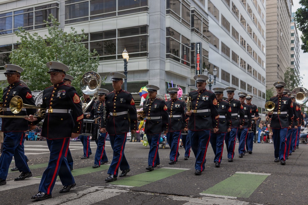 1st MARDIV Band performs at the Portland Rose Festival Fleet Week