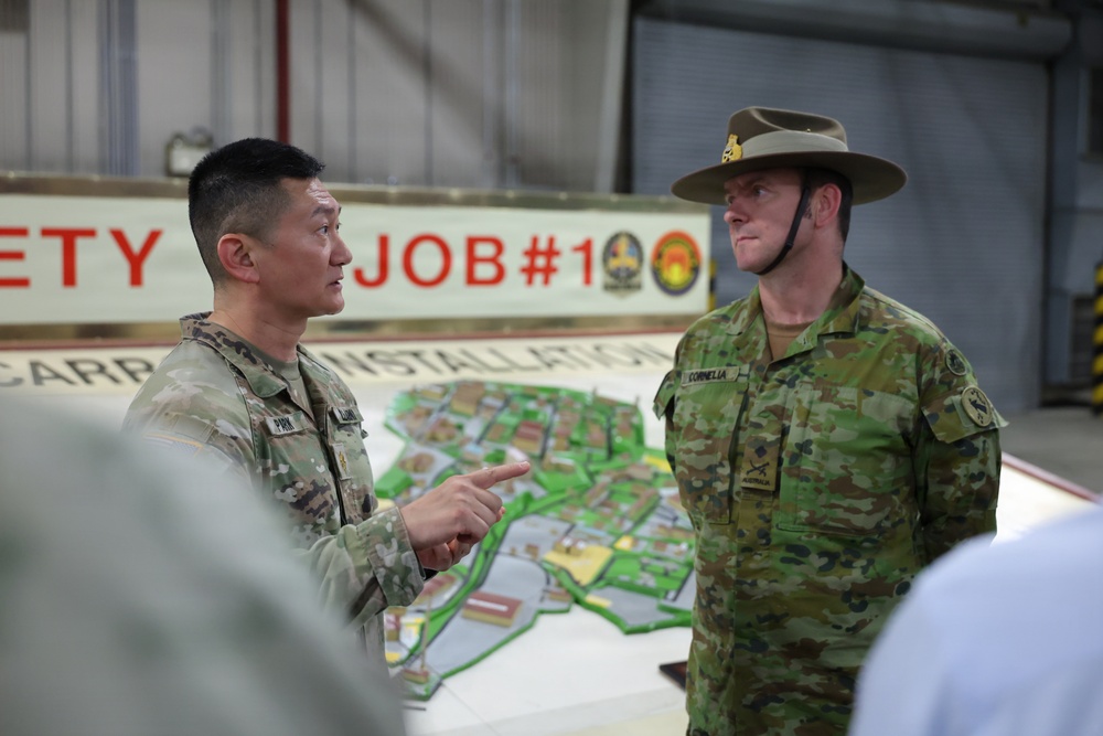 USARPAC Deputy Commanding General visits AFSBn-NEA APS-4 site