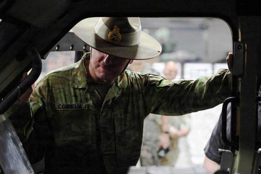 USARPAC Deputy Commanding General visits AFSBn-NEA APS-4 site