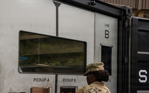 Soldiers Utilize Sustained Autonomous Meals During E3B Testing
