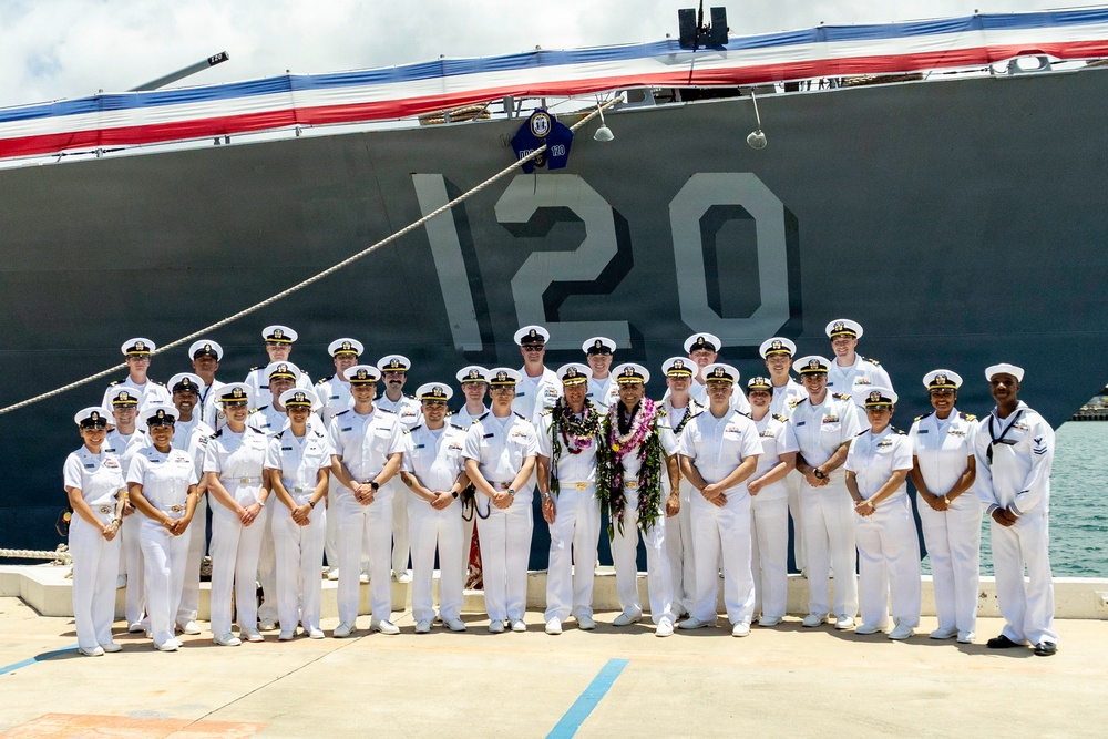 USS Carl M. Levin Holds Change of Command Ceremony