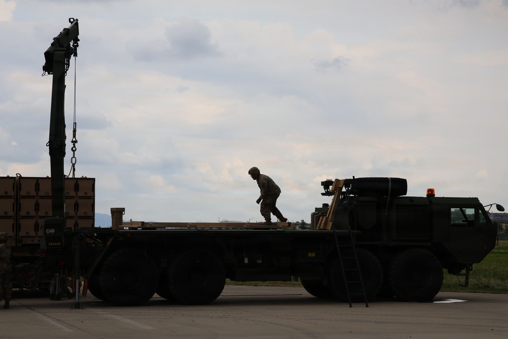 BG Parker and 8th Army BG Brown Visit 35th ADA Brigade