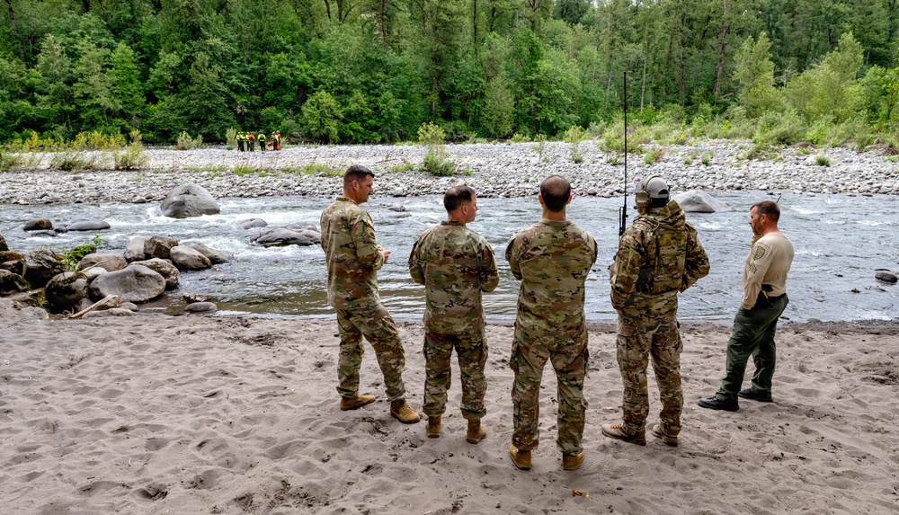 Oregon National Guard members collaborated with the Clackamas Fire Department and additional first responders to conduct aviation rescue training
