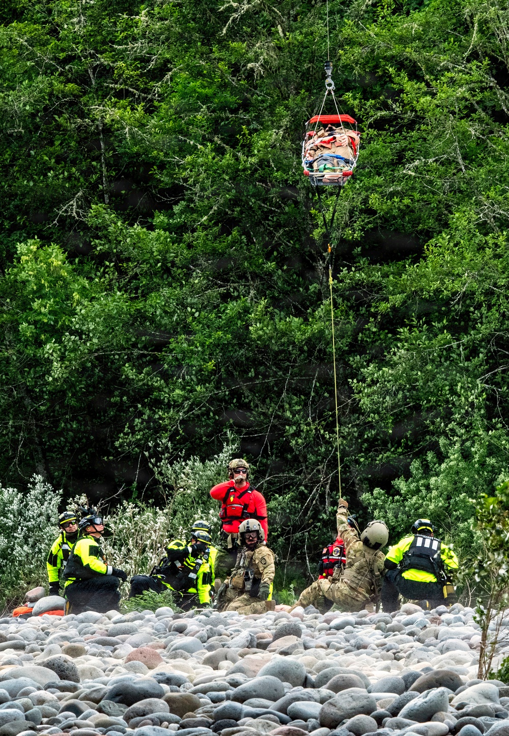 Oregon National Guard members collaborated with the Clackamas Fire Department and additional first responders to conduct aviation rescue training