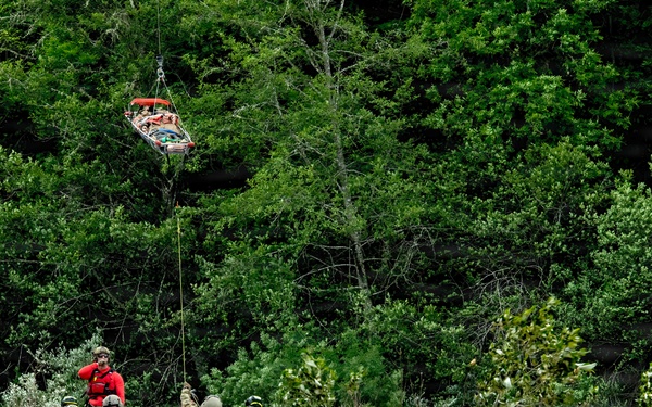 Oregon National Guard members collaborated with the Clackamas Fire Department and additional first responders to conduct aviation rescue training