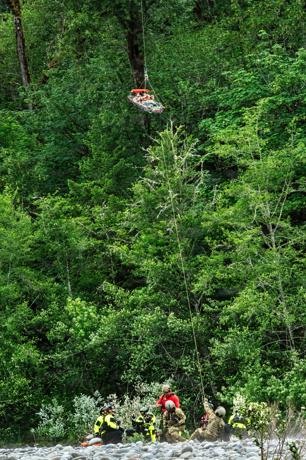 Oregon National Guard members collaborated with the Clackamas Fire Department and additional first responders to conduct aviation rescue training