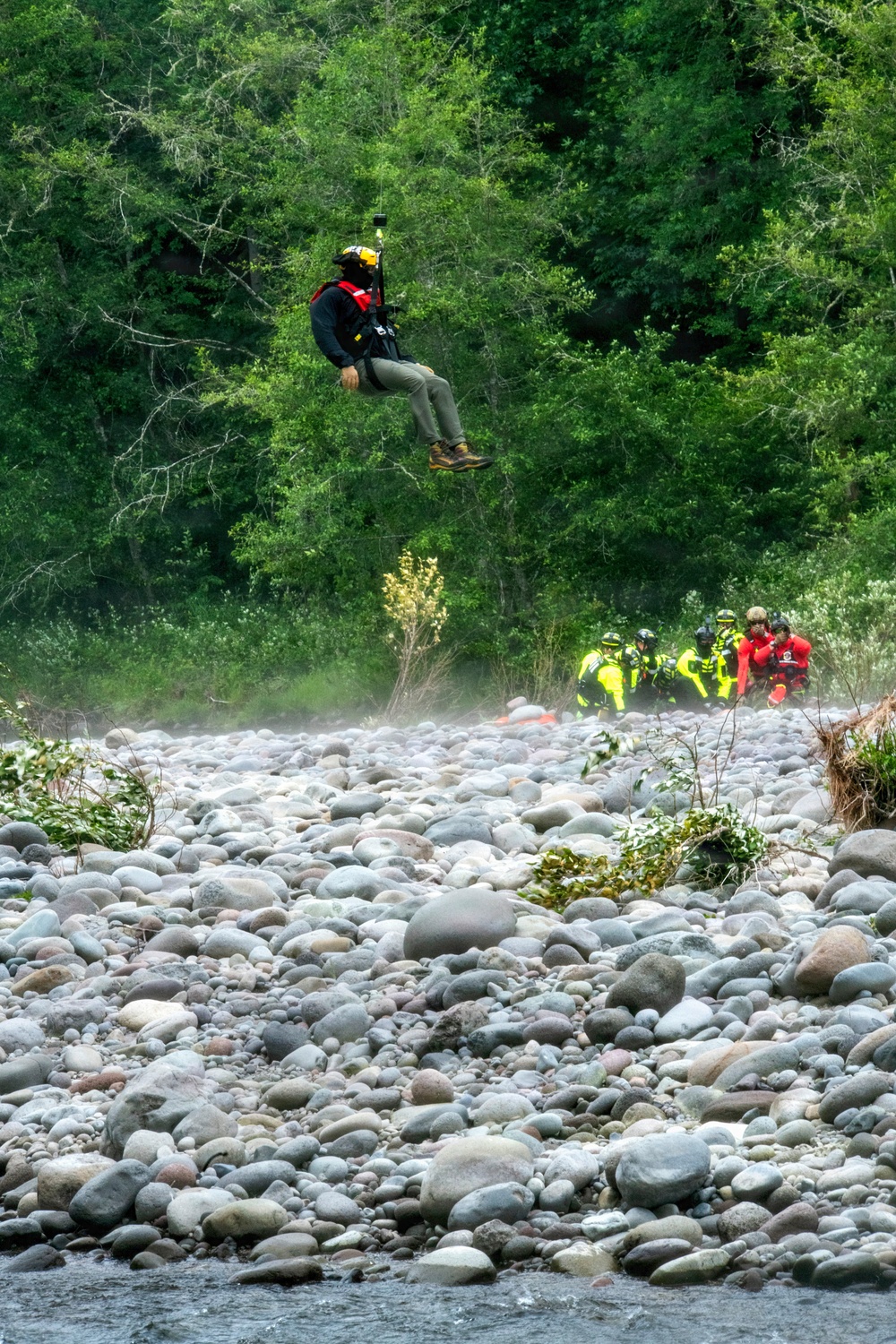 Oregon National Guard members collaborated with the Clackamas Fire Department and additional first responders to conduct aviation rescue training