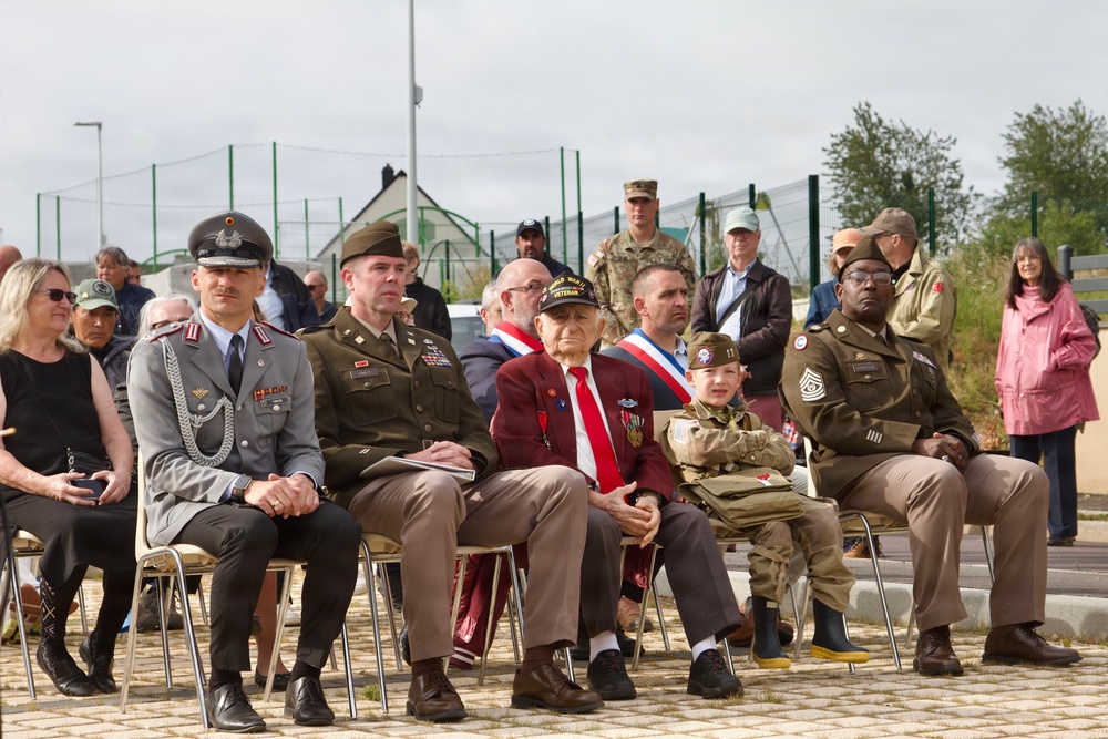 Last WWII veteran of 90th Infantry Division speaks at monument unveiling
