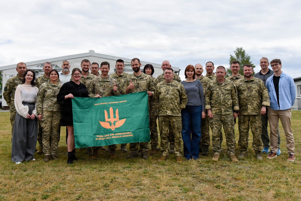 U.S. Army engineers train Ukrainian military officers on large-scale construction management