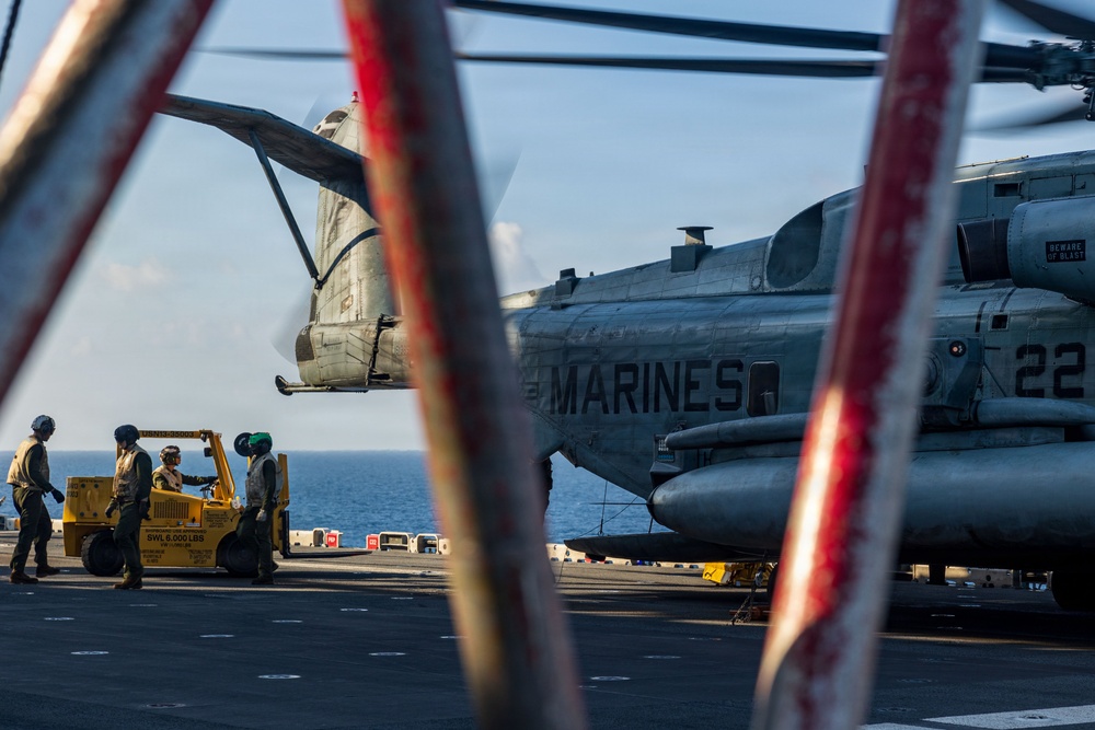 11th MEU Marines, Sailors Conduct Flight Operations Aboard USS Boxer