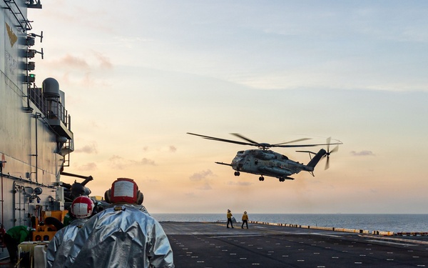 11th MEU Marines, Sailors Conduct Flight Operations Aboard USS Boxer