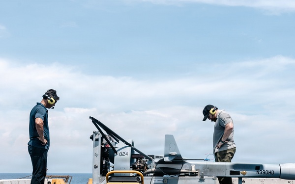 11th MEU Marines, Sailors and DOW Contractors Conduct VBAT Flight Aboard USS Portland