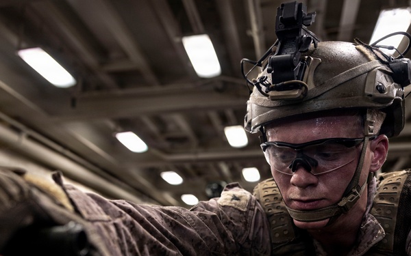Echo Battery, BLT 3/5 Marines Conduct Howitzer Gun Drills Aboard USS Portland