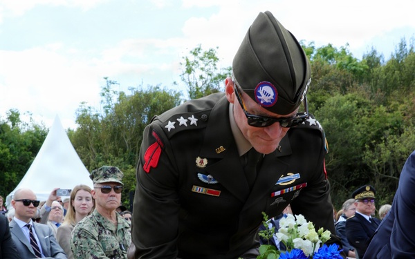 DDAY82 Pointe Du Hoc ceremony