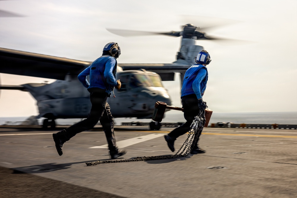 11th MEU Marines, Sailors Conduct Flight Operations Aboard USS Boxer