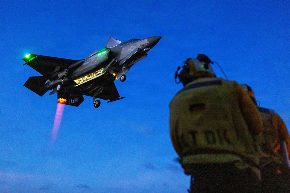 11th MEU Marines, Sailors Conduct Flight Operations Aboard USS Boxer