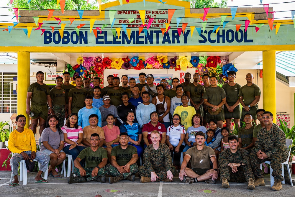 U.S. Marines and Philippine service members participate in Bobon Elementary Eskwela