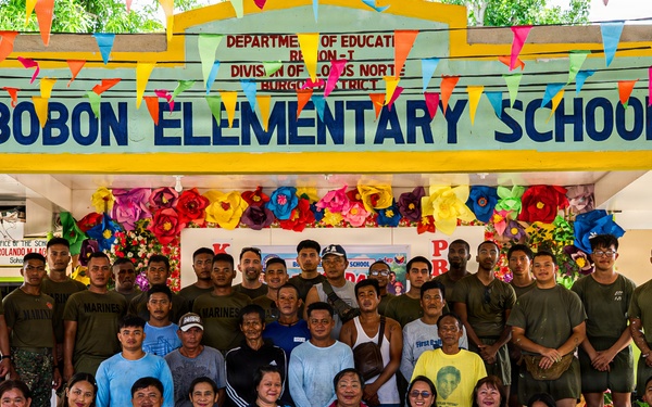U.S. Marines and Philippine service members participate in Bobon Elementary Eskwela