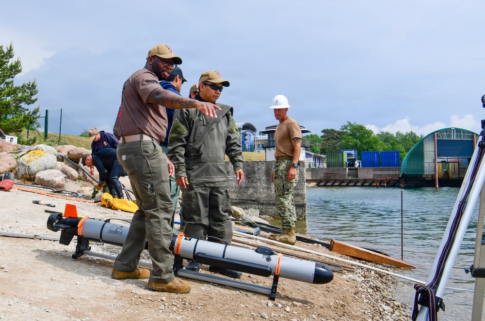 Unmanned Undersea Vehicle Group (UUVGRU) 1 conducts UUV operations during BALTOPS 2026 [Image 2 of 7]