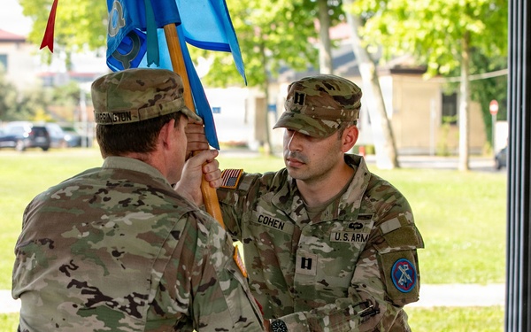 Capt. Ron Cohen assumes command of Headquarters and Headquarters Detachment, 522D Military Intelligence Battalion (Theater)