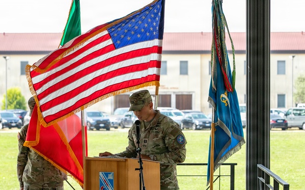 Capt. Ron Cohen assumes command of Headquarters and Headquarters Detachment, 522D Military Intelligence Battalion (Theater)