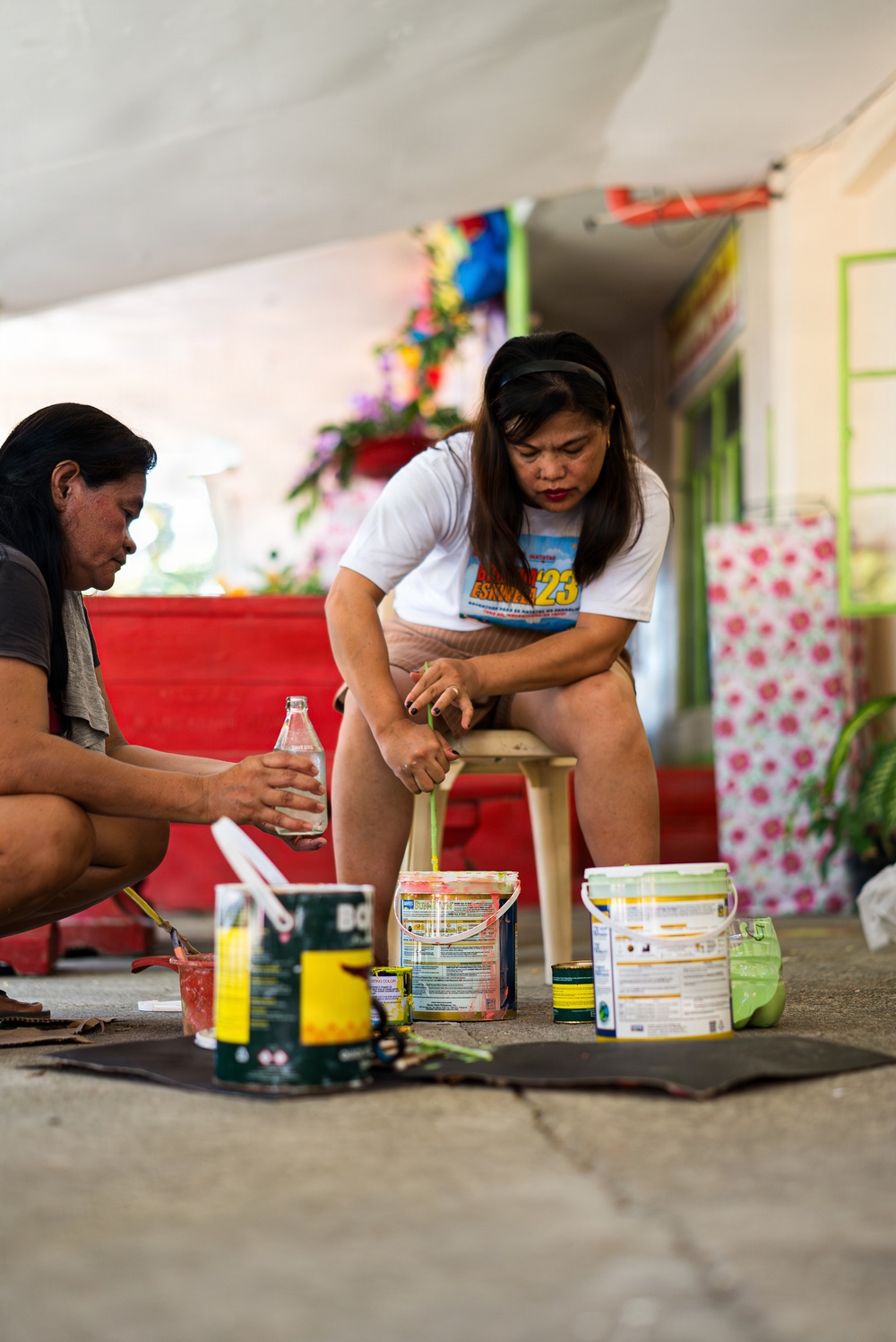 U.S. Marines and Philippine service members participate in Bobon Elementary Eskwela [Image 9 of 34]
