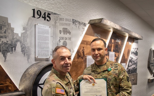 21st Theater Sustainment Command Honors Maj. Ron White During PCS Award Ceremony
