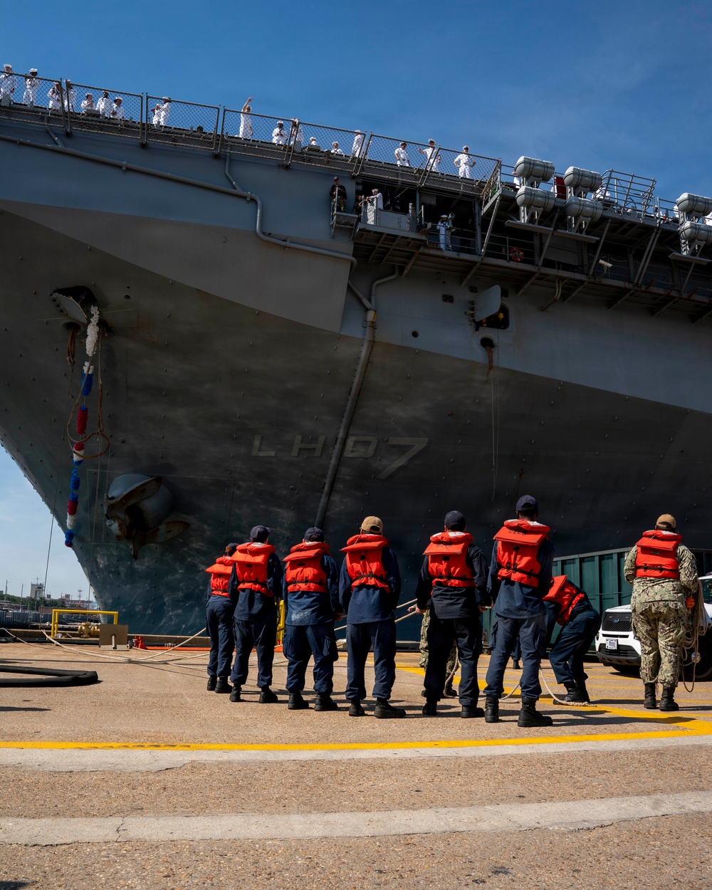 USS Iwo Jima (LHD 7) returns to Naval Station Norfolk