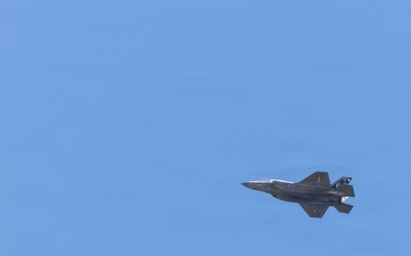 VMFA-231 conducts first flight with the F-35B Lightning II