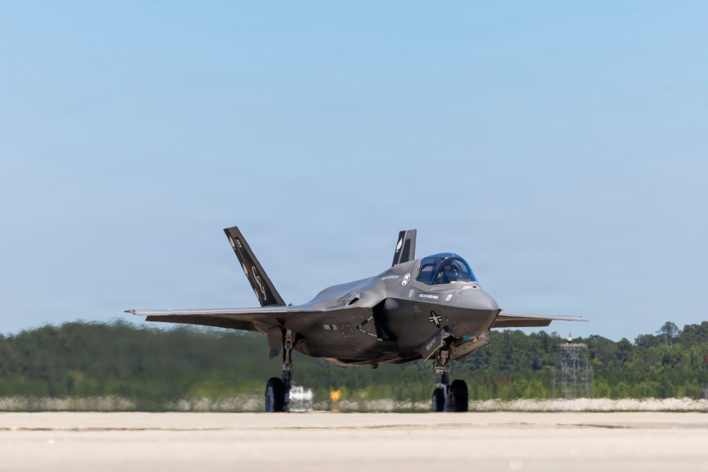 VMFA-231 conducts first flight with the F-35B Lightning II