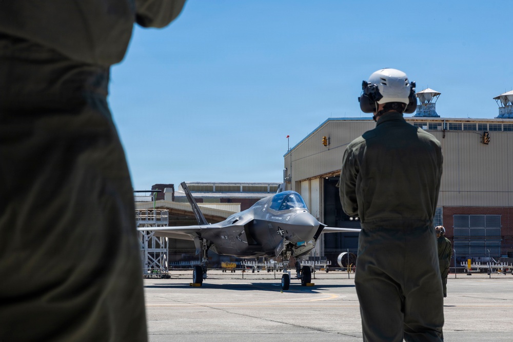 VMFA-231 conducts first flight with the F-35B Lightning II