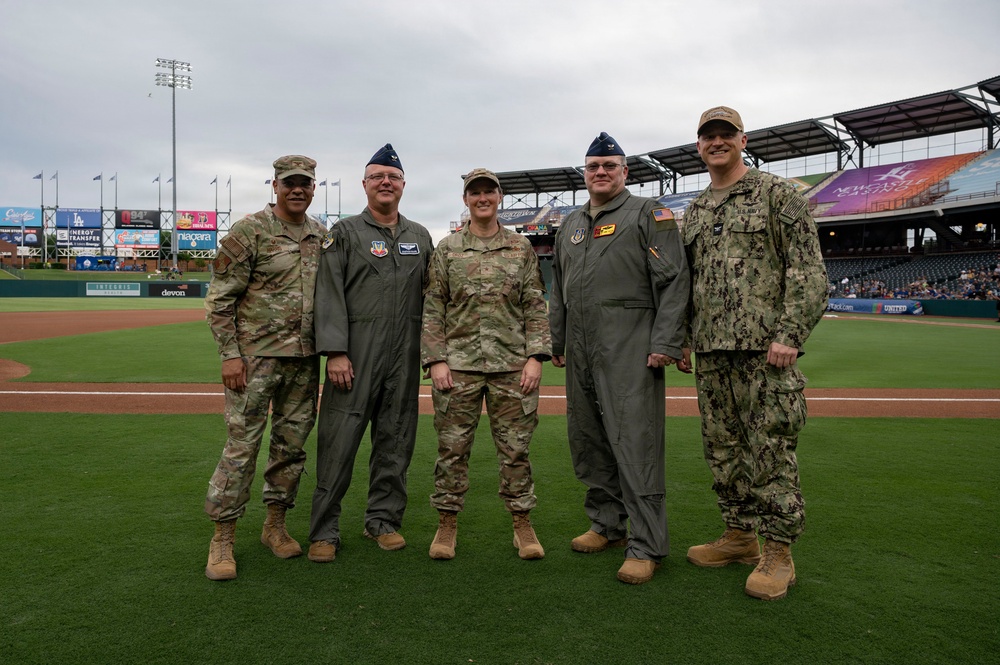 OKC Comets honors service members during military appreciation night