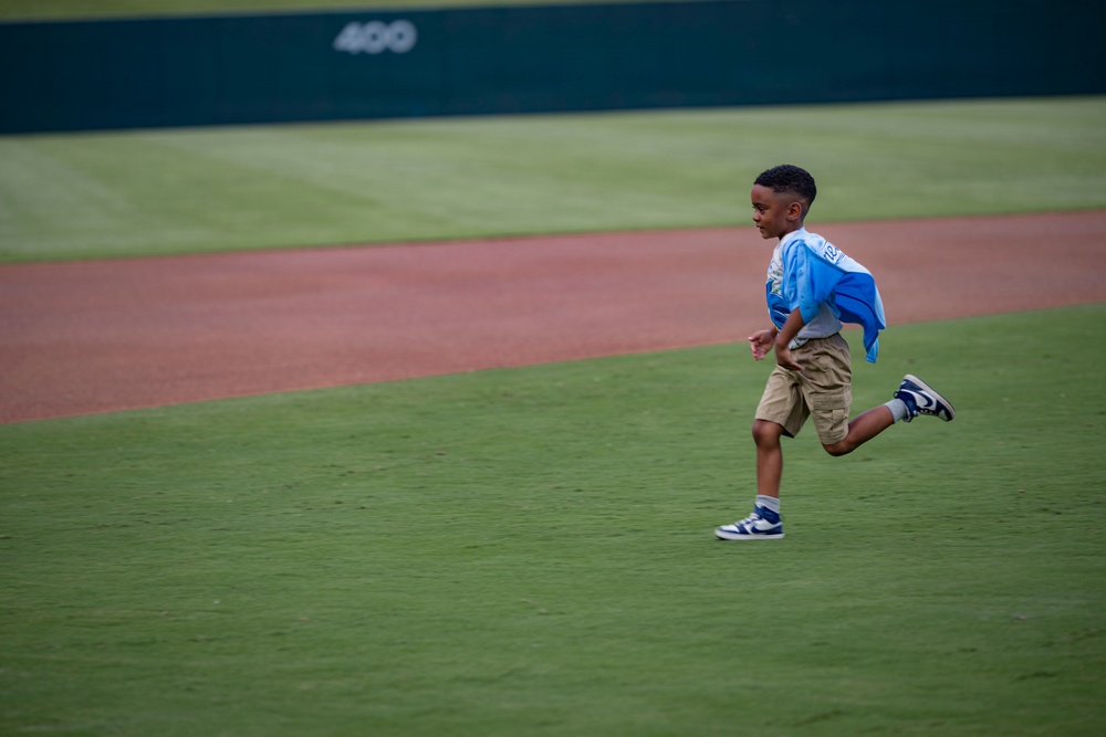 OKC Comets honors service members during military appreciation night