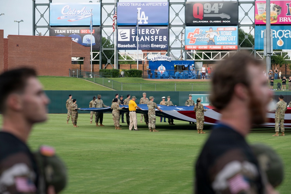 OKC Comets honors service members during military appreciation night