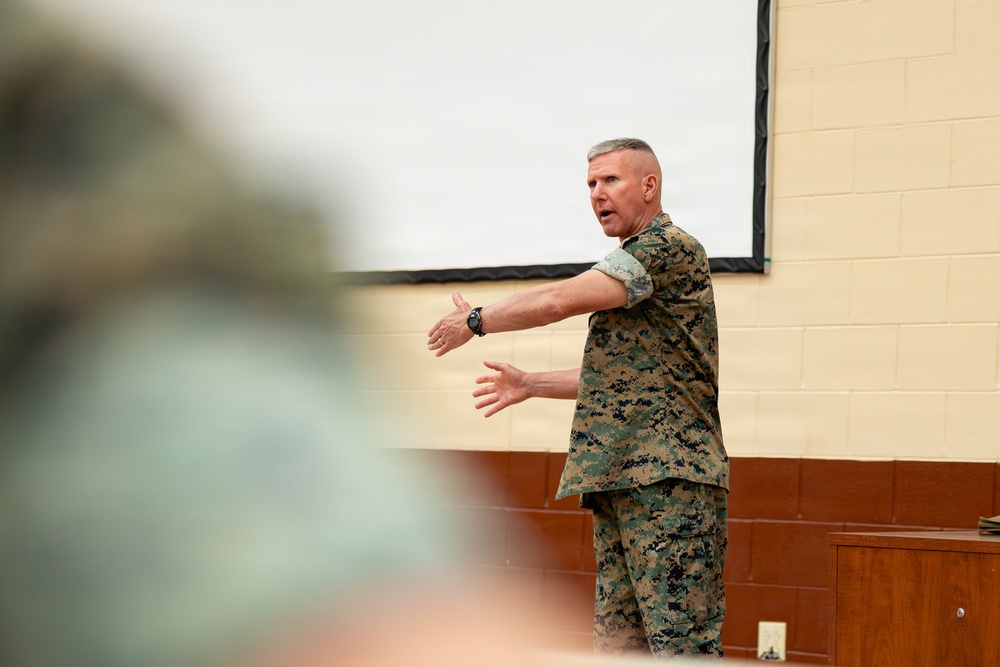 The Commandant, Gen. Eric M. Smith and the Sergeant Major of the Marine Carlos A. Ruiz speak to Bravo Company TBS Instructors and Students