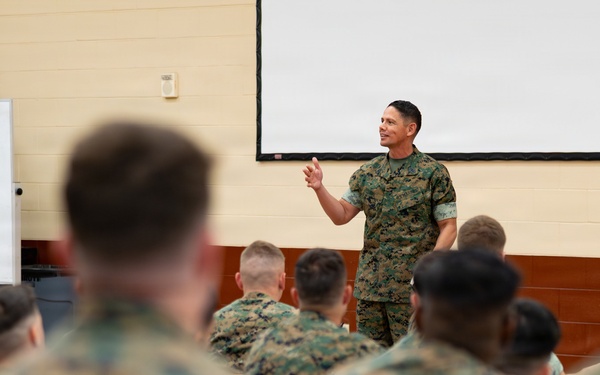 The Commandant, Gen. Eric M. Smith and the Sergeant Major of the Marine Carlos A. Ruiz speak to Bravo Company TBS Instructors and Students