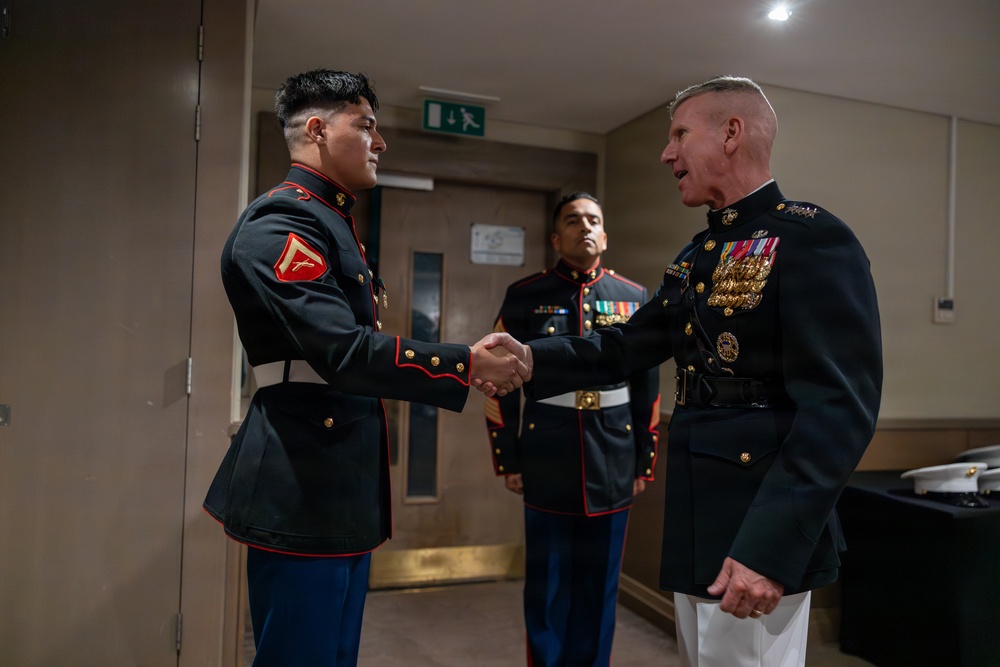 The Commandant, Gen. Eric M. Smith visits London Detachment Marine Security Guards