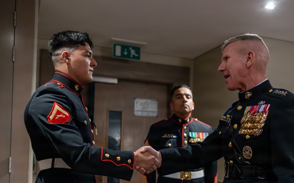 The Commandant, Gen. Eric M. Smith visits London Detachment Marine Security Guards